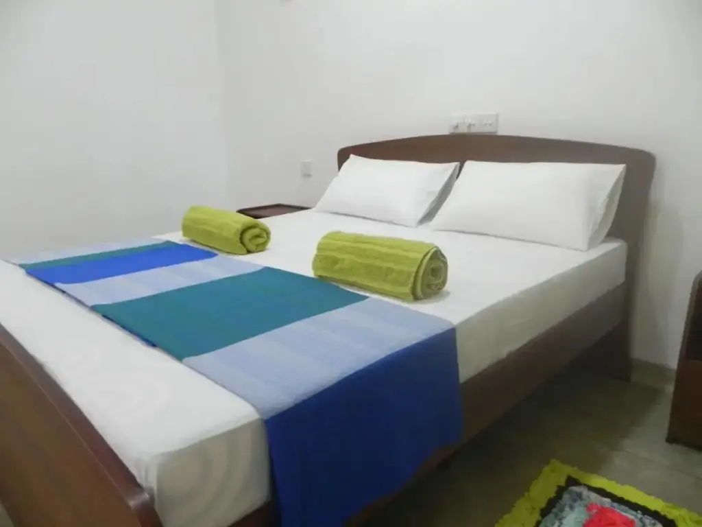 Хиккадува: Coloration Guest House