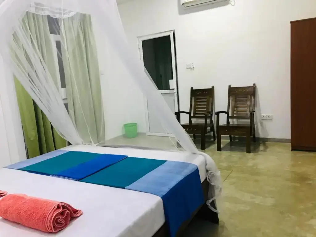 Хиккадува: Coloration Guest House