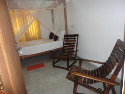 Ахангама: Ritz Surf Resort