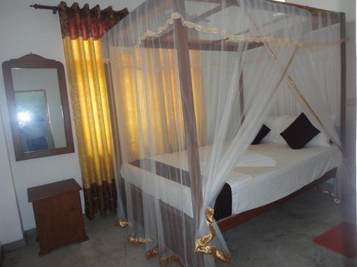 Ахангама: Ritz Surf Resort