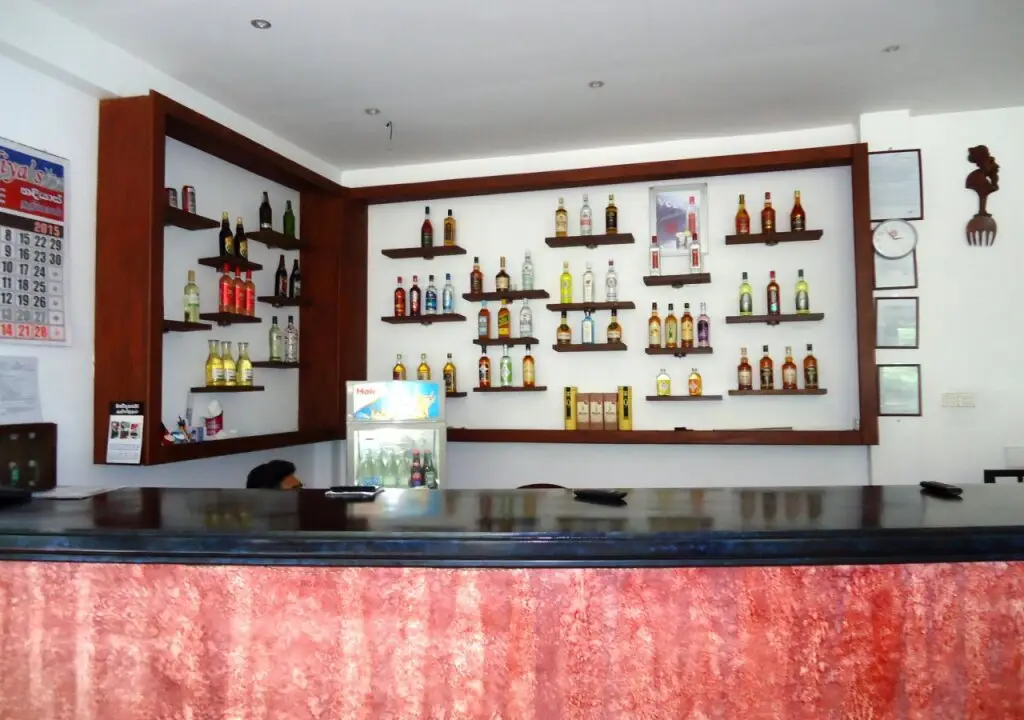 Богаванталава: Amico Restaurant And Bar