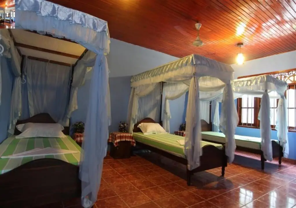 Хиккадува: Villa Hoja