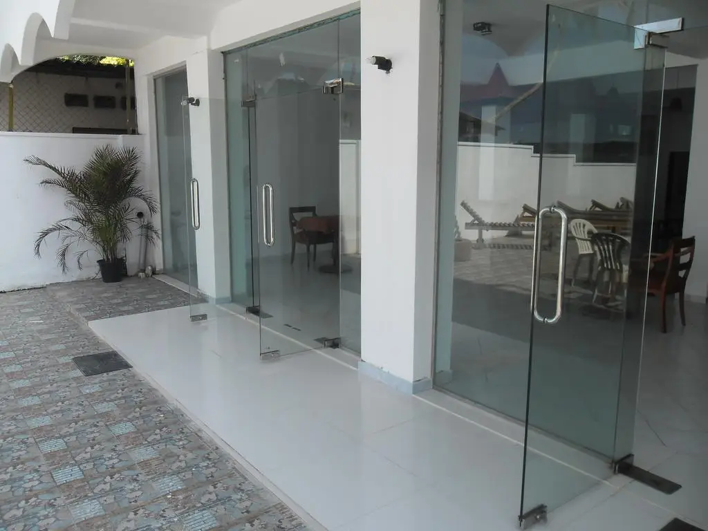 Хиккадува: Hotel Wewala Beach
