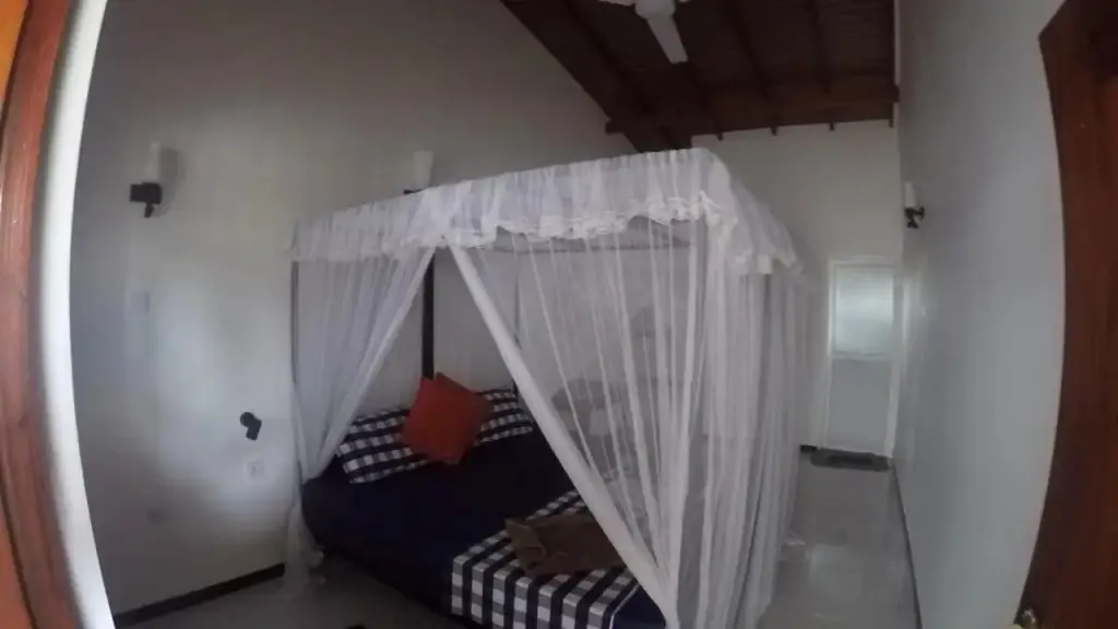 Хиккадува: Universal Beach Guest House  Restaurant