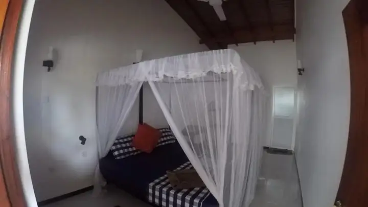 Хиккадува: Universal Beach Guest House Restaurant