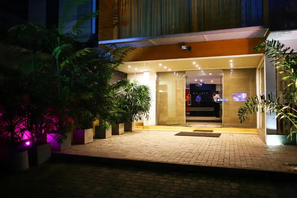 Галле: Hasara Guest House