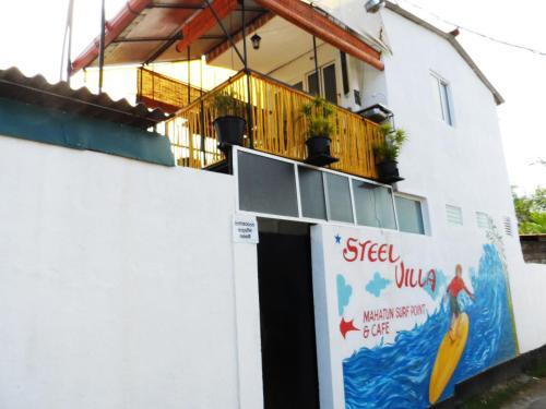 Галле: Steel Villa