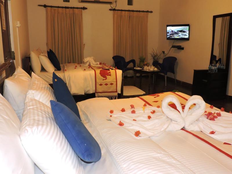 Канди: Cool Inn Tourist Lodge