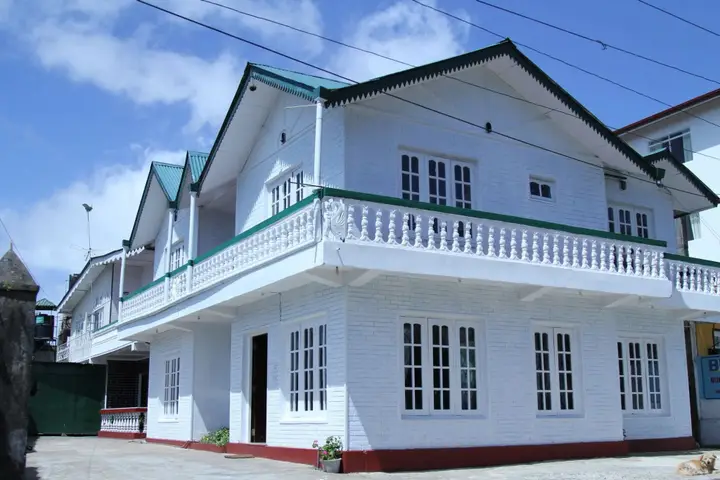 Нувара-Элия: Blue Moon Hotel