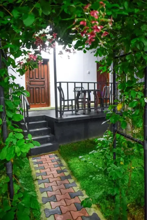 Полоннарува: Singha Guest House