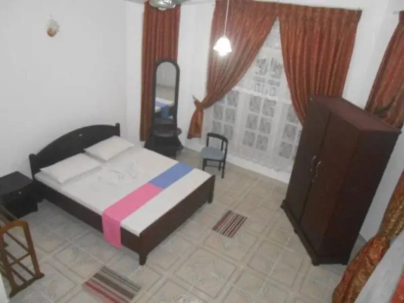Канди: Kandy Casual Tourist Hotel