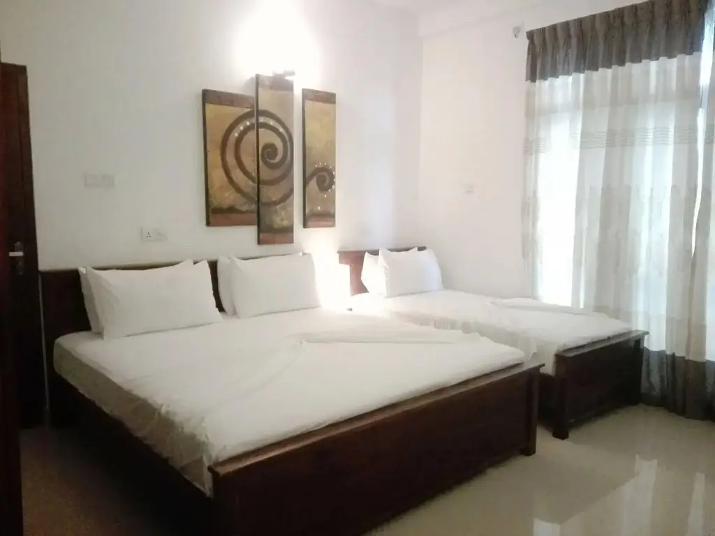 Канди: Liyya Residence