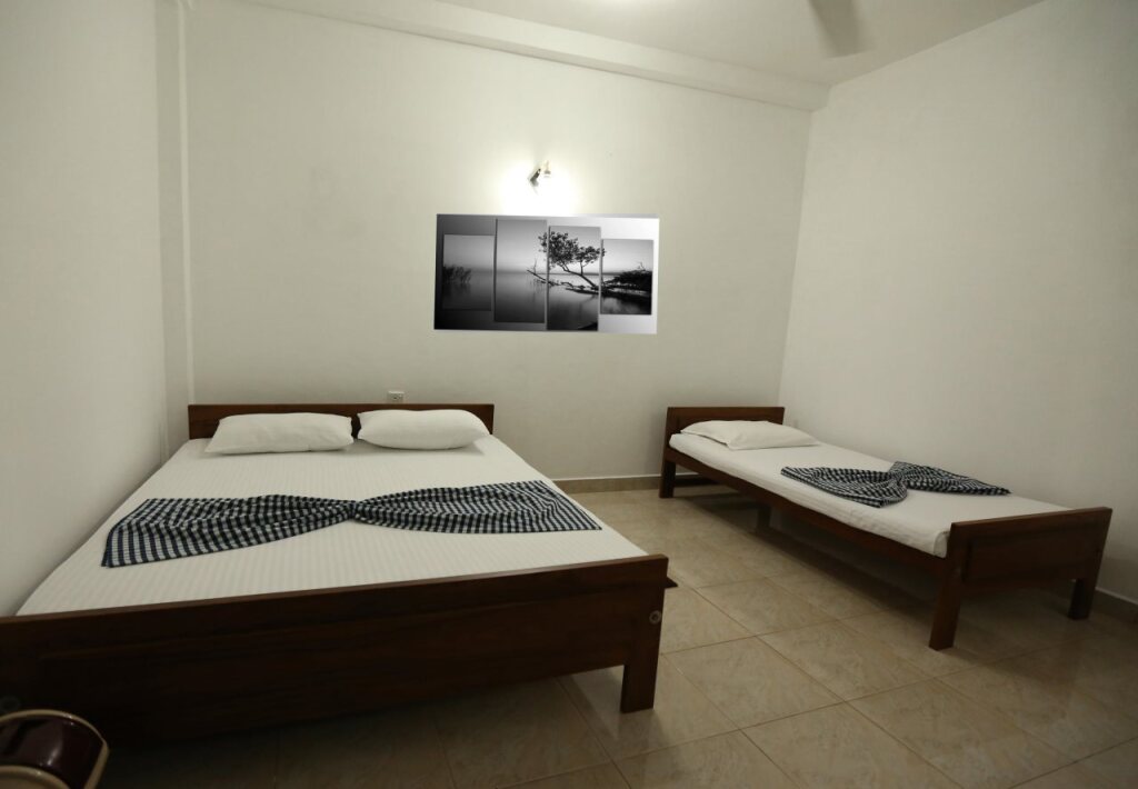 Анурадхапура: Hotel T And T