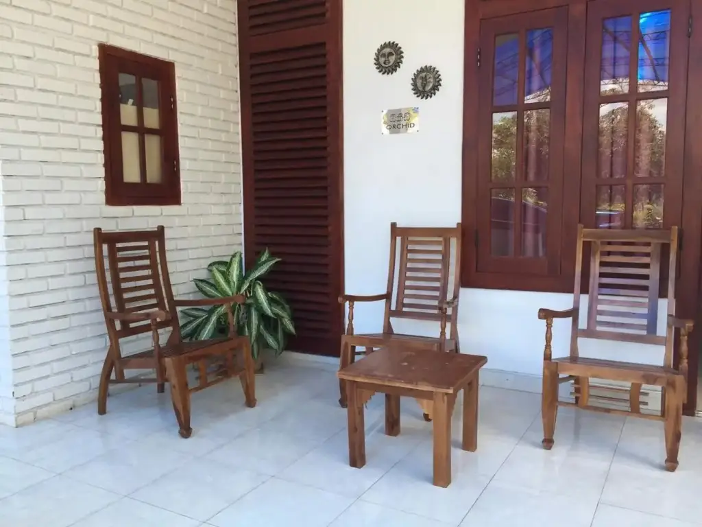 Анурадхапура: Indeewaree Lake Resort