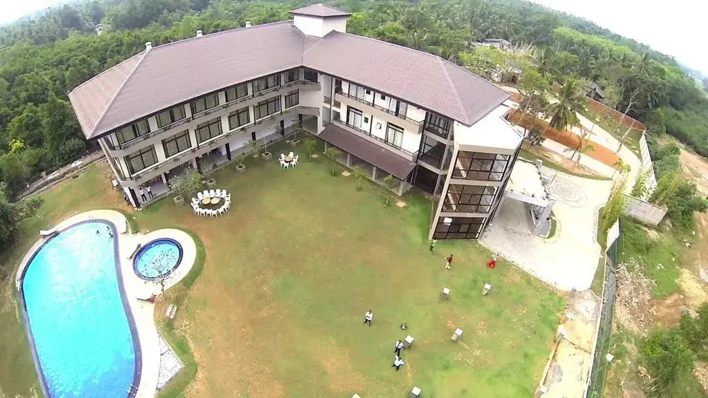 Моратува: Vinrich Lake Resort