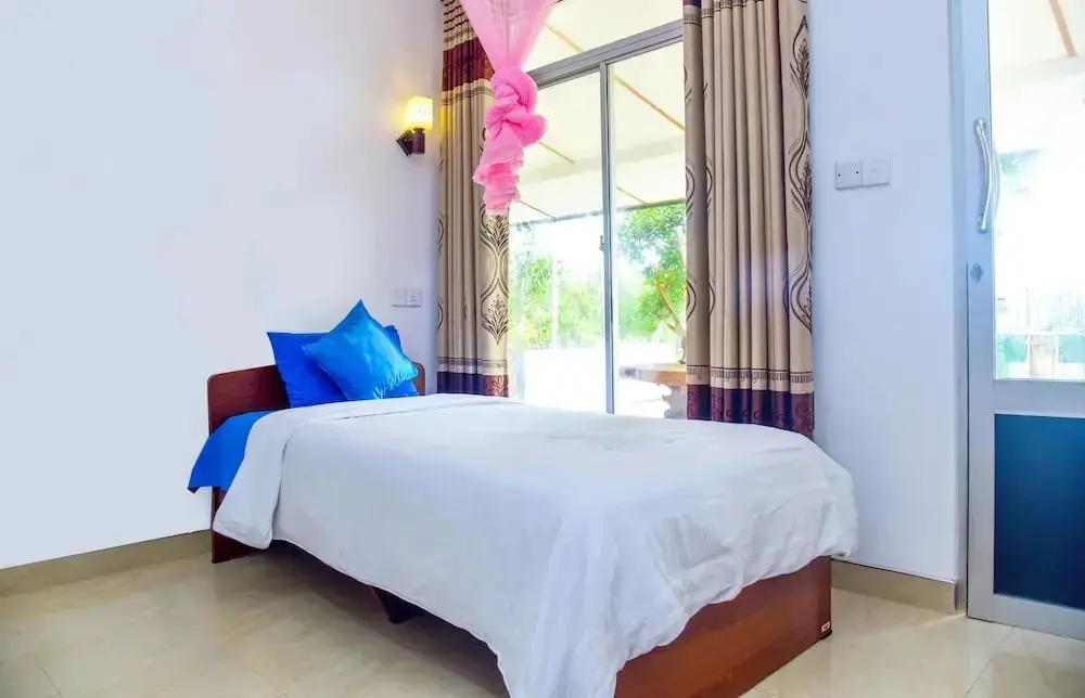 Элла: Ella Nimal Nest Inn