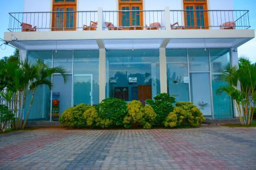 Blue Water Lily Hotel — фото 1