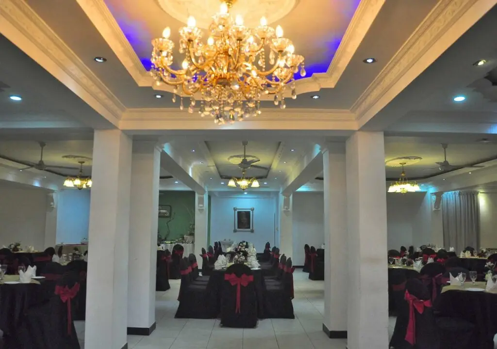 Амбевелла: River Side Hotel