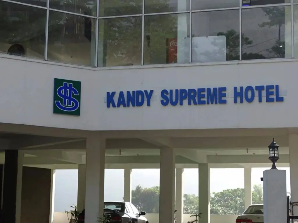 Канди: Kandy Supreme Hotel
