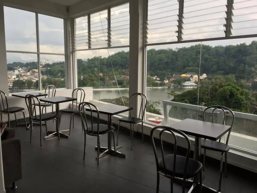 Канди: Kandy Supreme Hotel