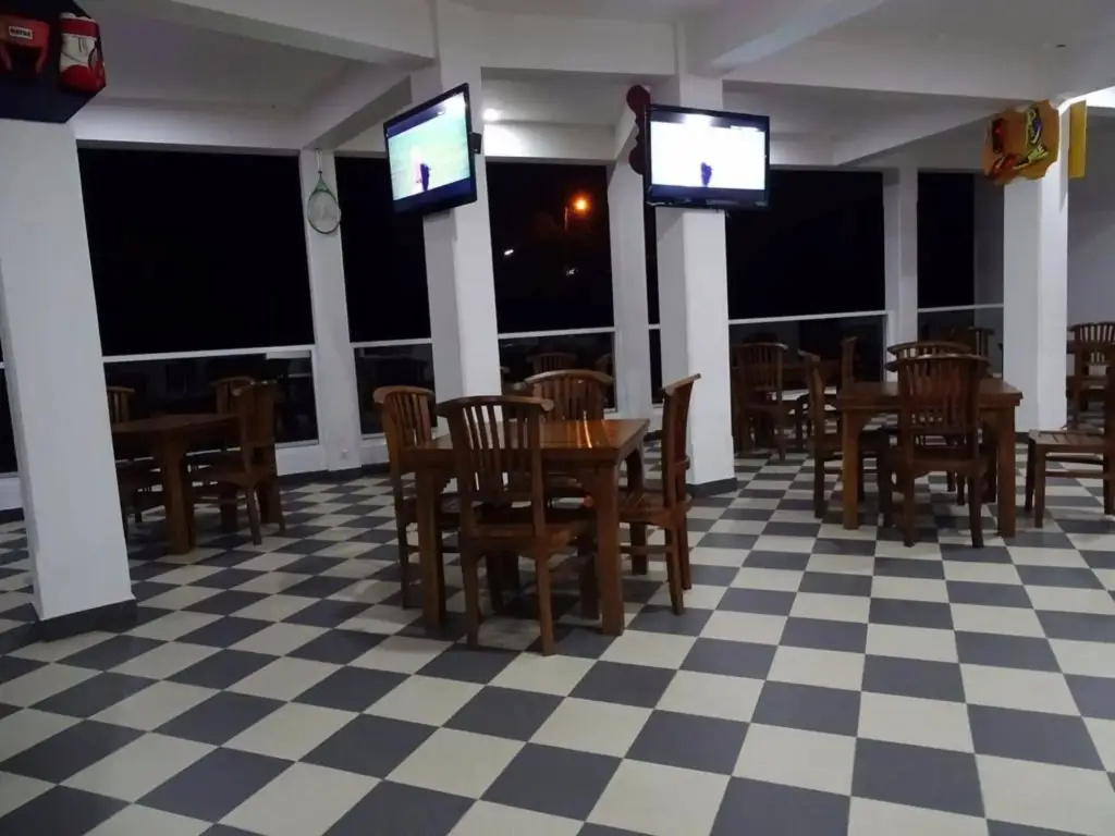 Канди: Kandy Supreme Hotel