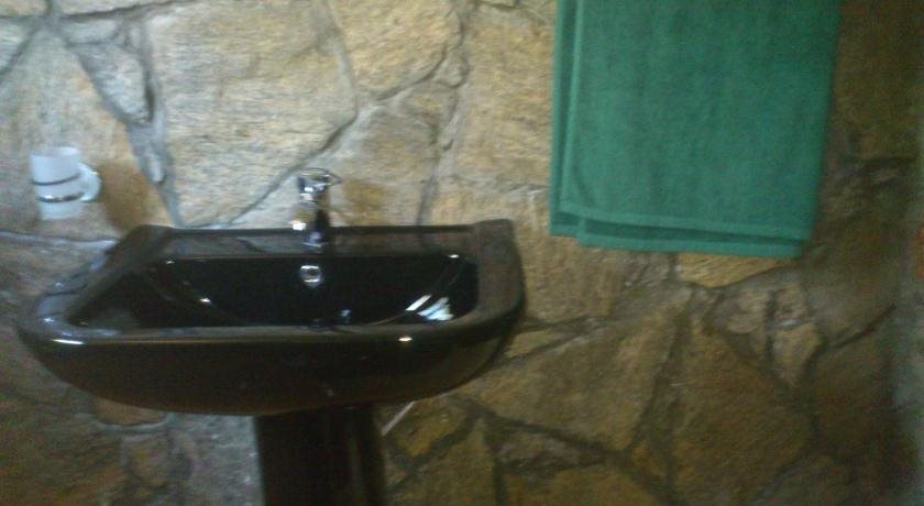Нувара-Элия: Trout Cabines
