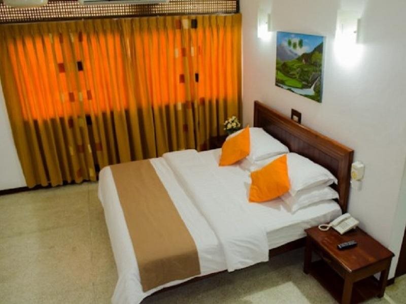 Гора Lavinia: Hotel 12