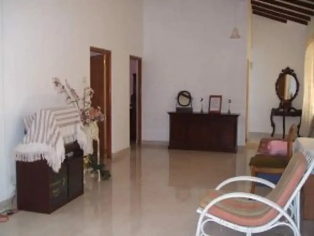 Канди: Thorana Bungalow