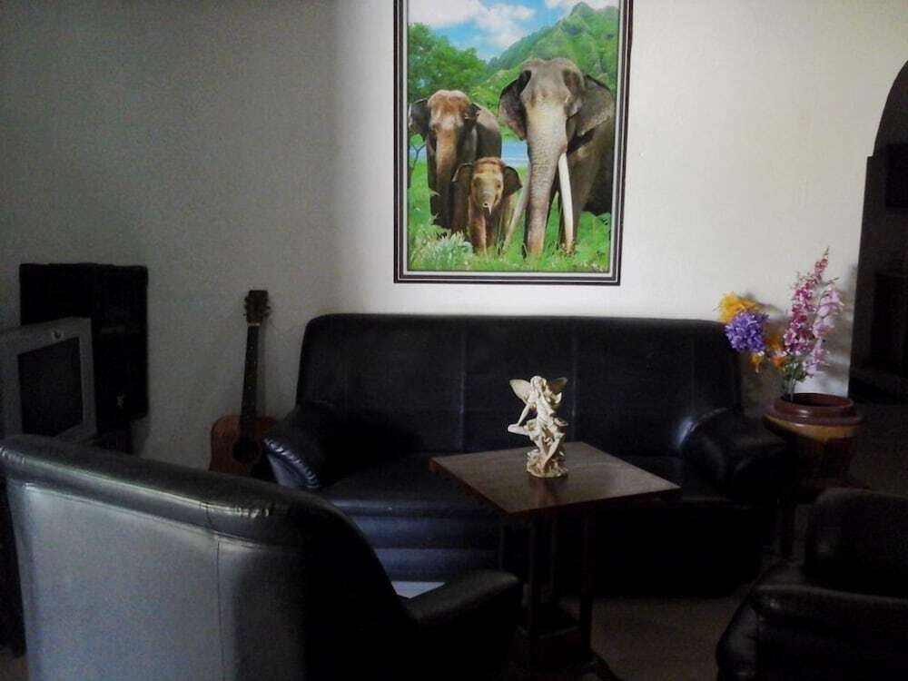 Негомбо: House Of Esanya