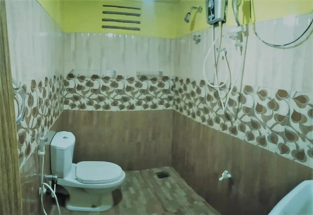 Элла: Ella Tunnel Corner Inn