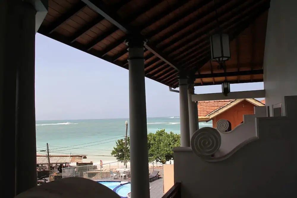 Унаватуна: Neptune Bay Hotel