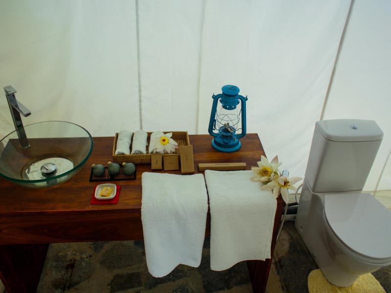 Палатупана: The Naturalist Luxury Tents