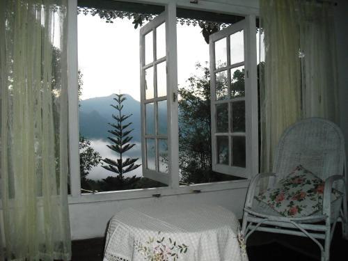 Гинигатена: Fern Hill Resorts Kitulgala
