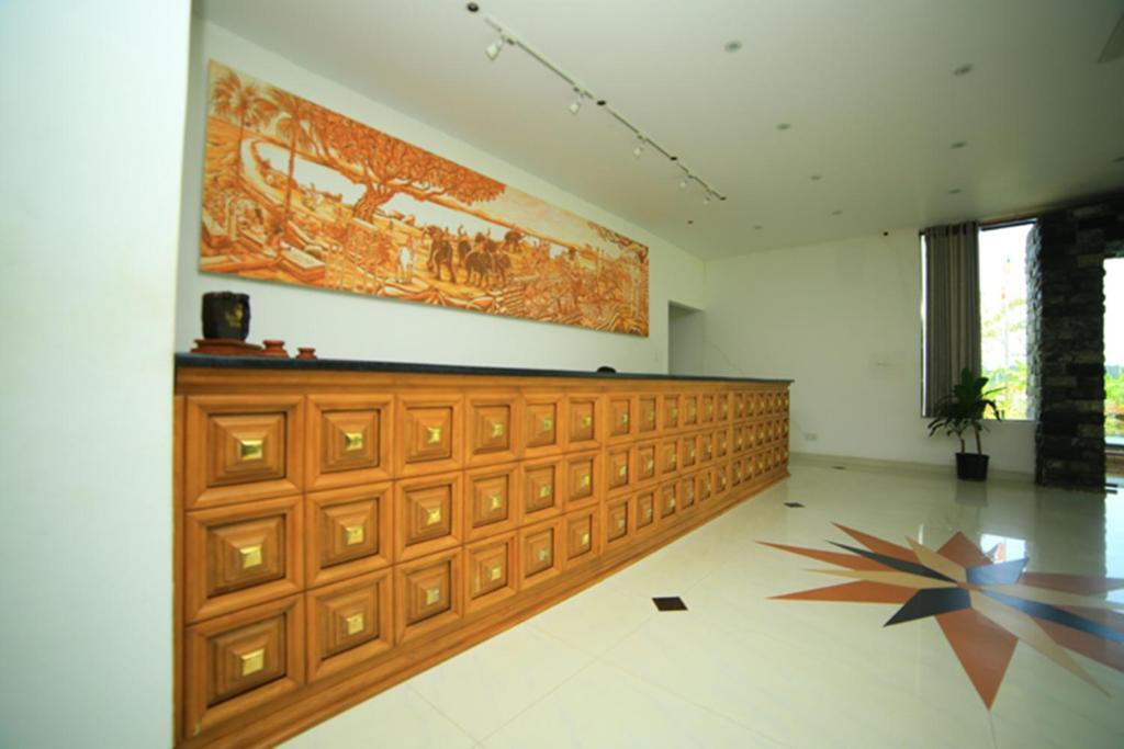 Полоннарува: Ruins Chaaya Hotel