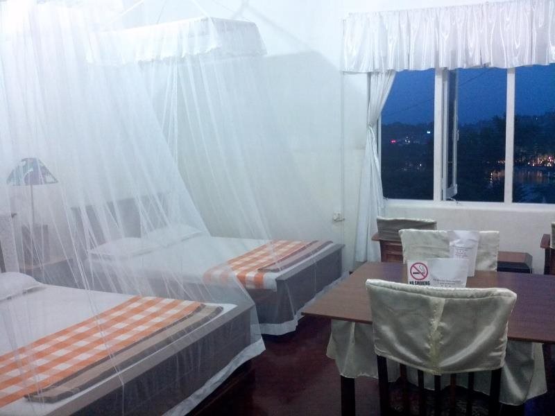 Канди: Hotel Amaara Lake