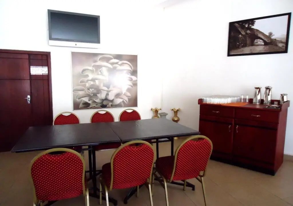 Канди: Pearlrich Hotel