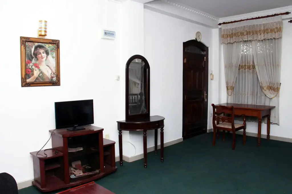 Галле: Dew Grand Regency
