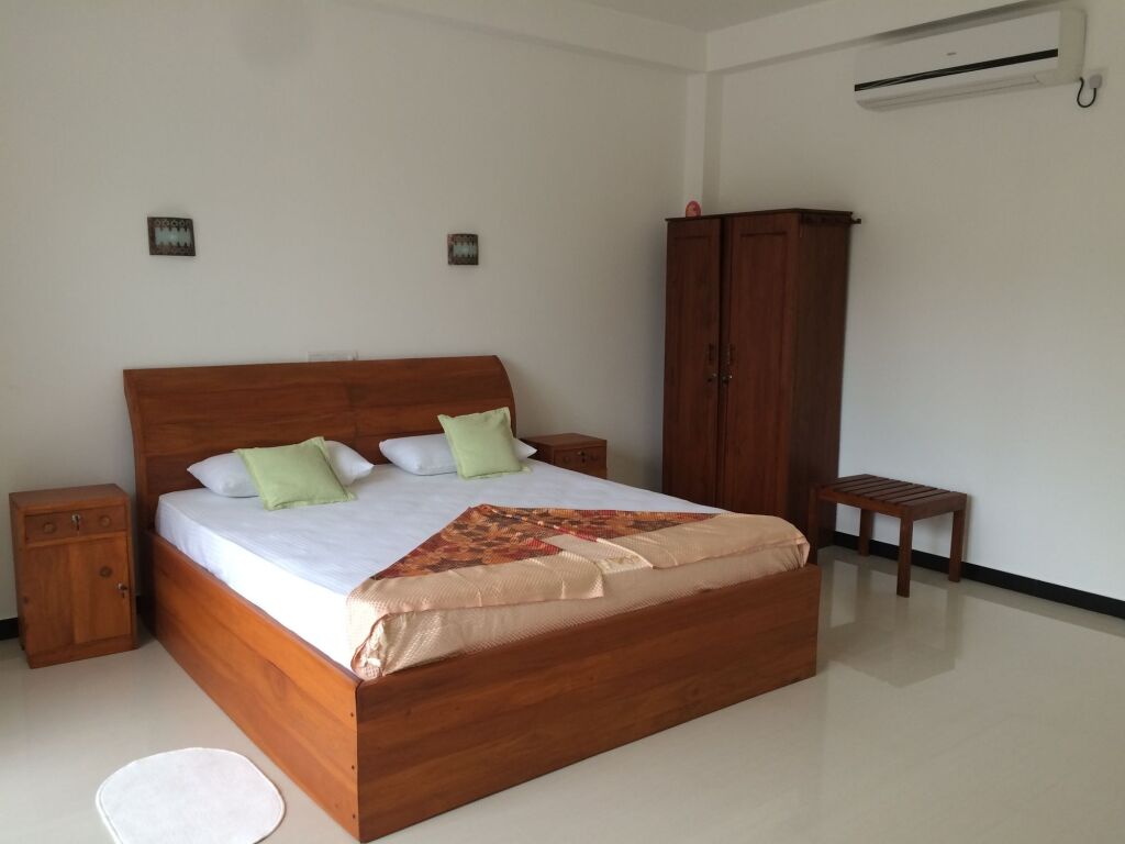 Хиккадува: Aurora Hotel & Restaurant