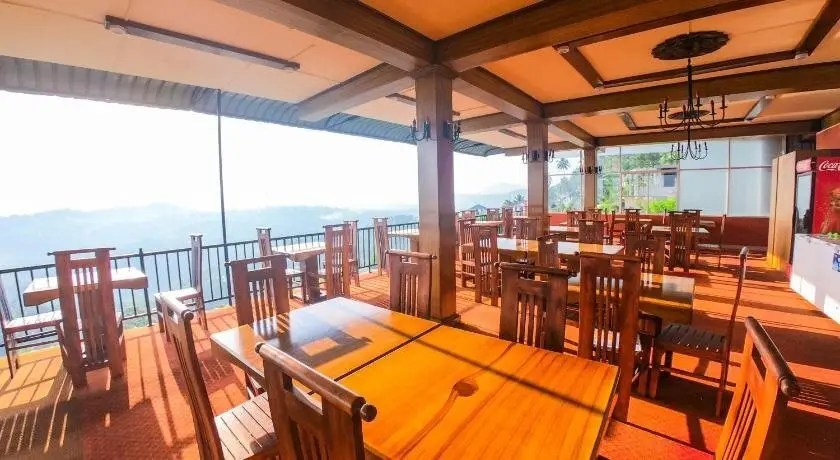 Канди: Romance Hills Hotel