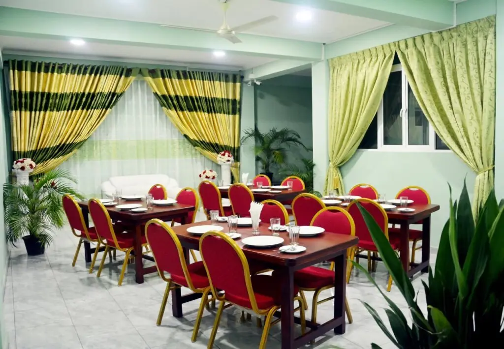 Тринкомали: Kings Hotel Restaurant & Bar