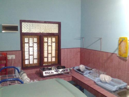 Кандакули: Juud Guest House