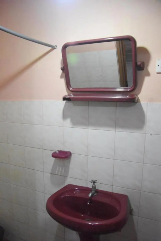 Анурадхапура: Lake View The Tourist Guest House