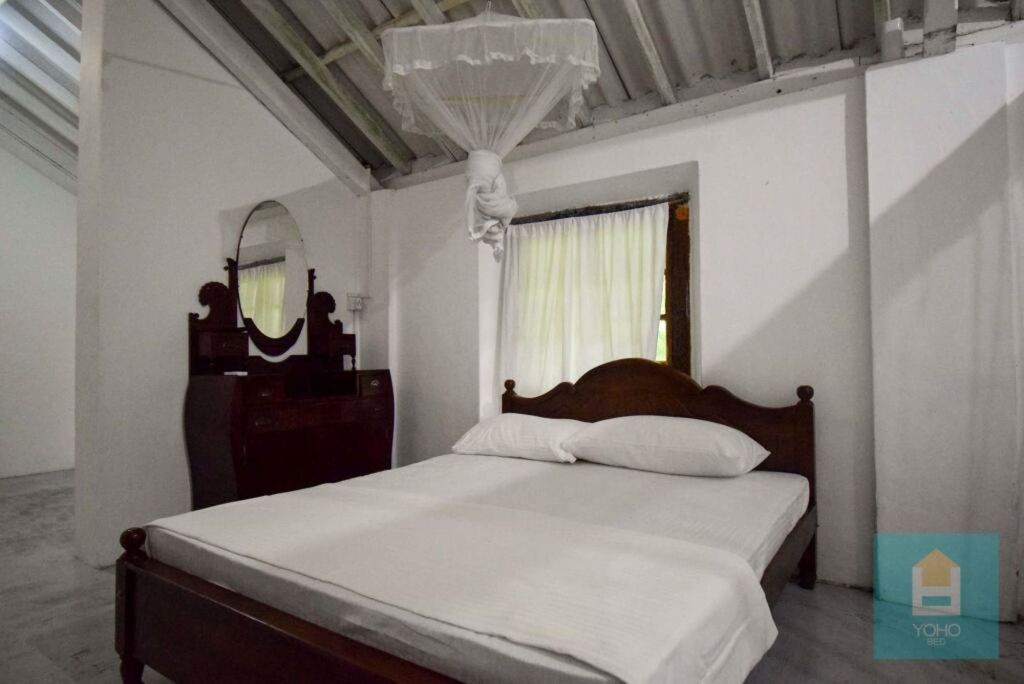 Dutch Colonial Country House — фото 1