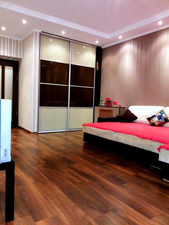 Казань: Apartment on Chistopolskaya 64