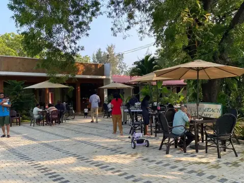 Lucky Beach Resort — фото 1