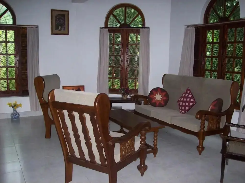 Канди: Ellamale Bungalow