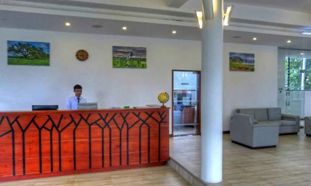 Тиссамахарама: The Rain Tree Hotel