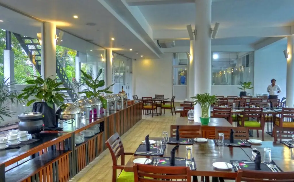 Тиссамахарама: The Rain Tree Hotel