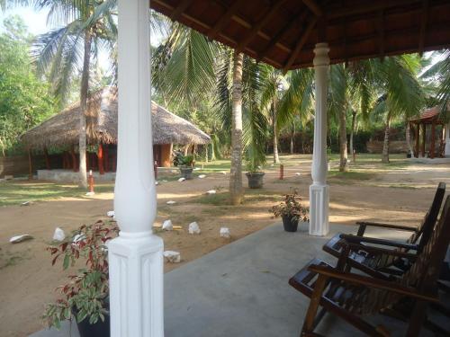 Мараколлия: Star Light Cabanas & Restaurant