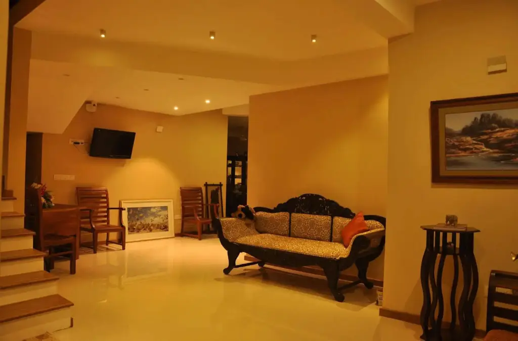 Канди: Rivorich Residence